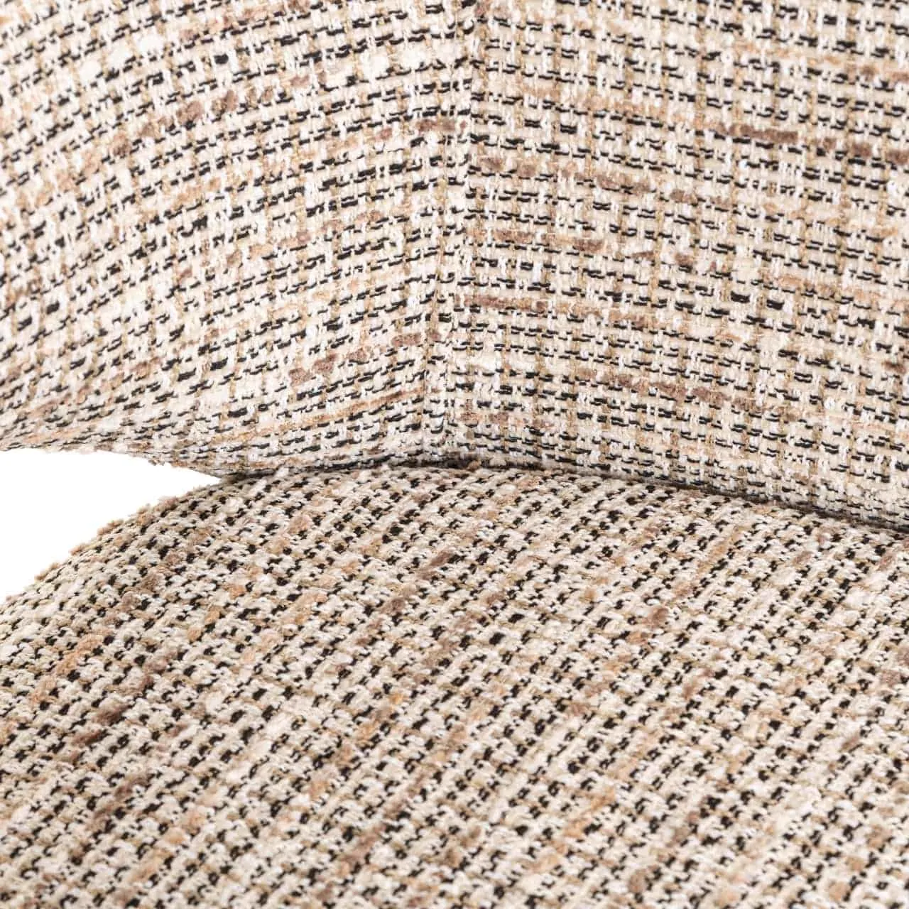 Nahaufnahme des Esszimmerstuhls Donnatella trendy nature, mit Fokus auf die Stofftextur - Richmond Interiors