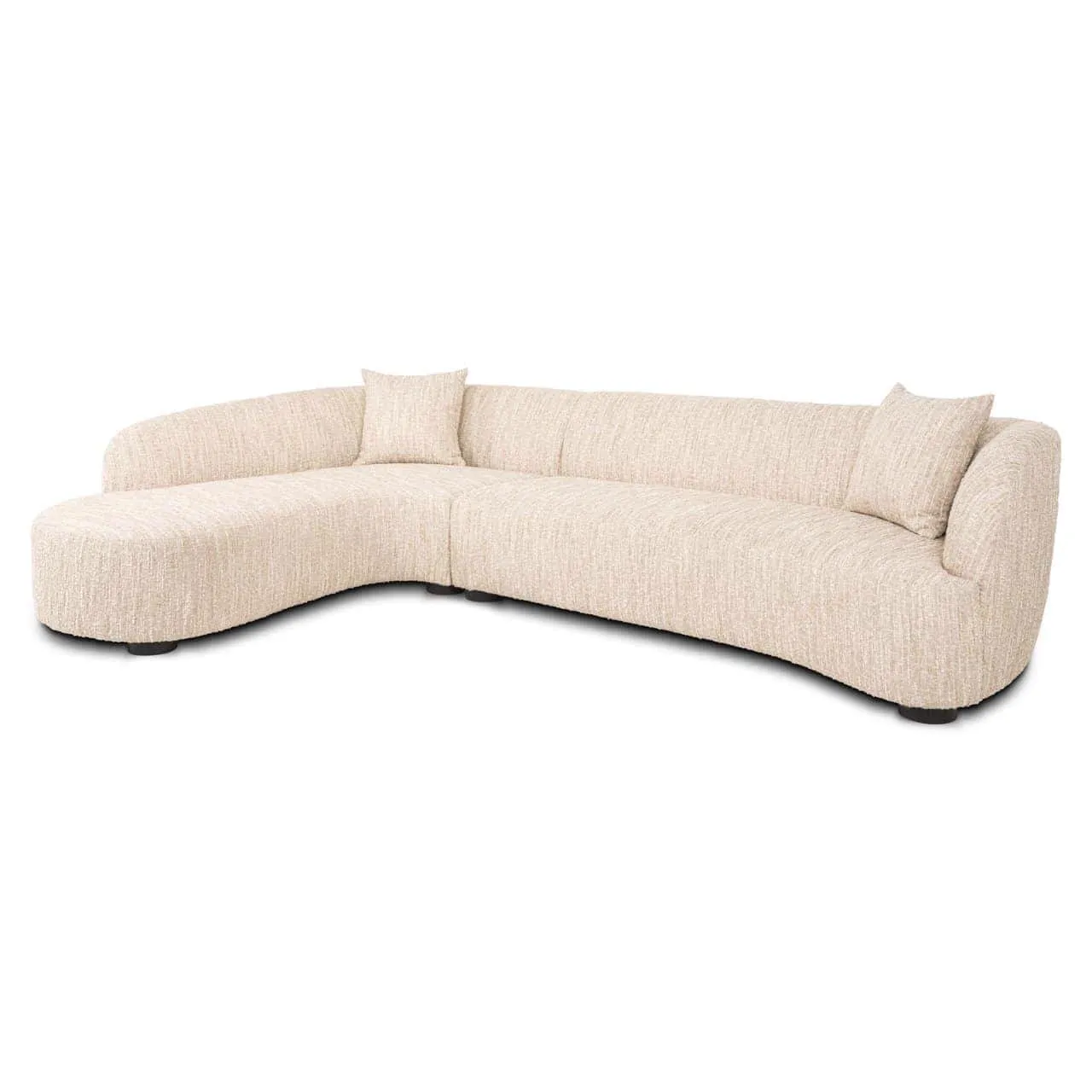 Sofa Pandora beige Angora Lounge Left auf weißem Hintergrund, aus einer niedrigen Perspektive fotografiert - Richmond Interiors
