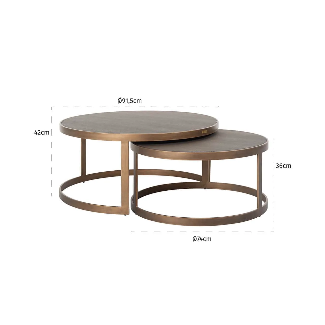 Set aus zwei Couchtischen Bloomville brass shagreen mit Maßen auf weißem Hintergrund - Richmond Interiors