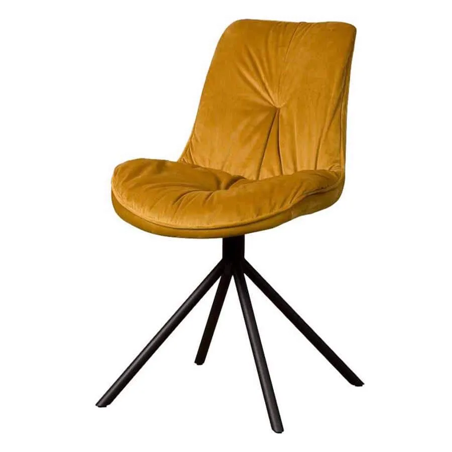 Palma Stoel - fabric Bluvel 68 yellow op een witte achtergrond, schuin van voren gefotografeerd - Tower Living