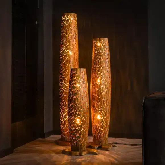 Stehleuchte Bars M 3-flammig / Massivholz Holz in Braun, Bohème-Stil Mokana - Zijlstra