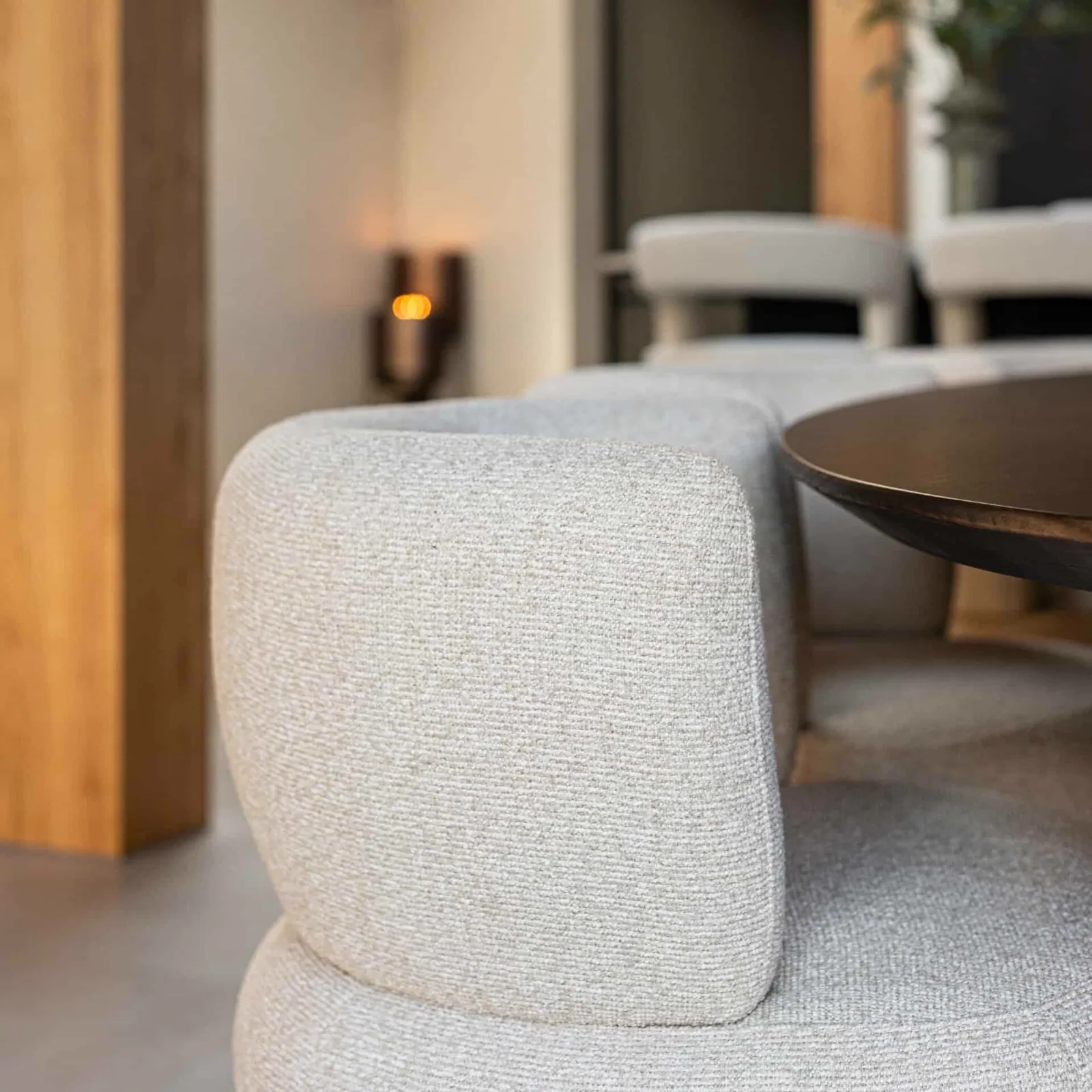 Dining chair Alexis biscotti swivel - Richmond Interiors