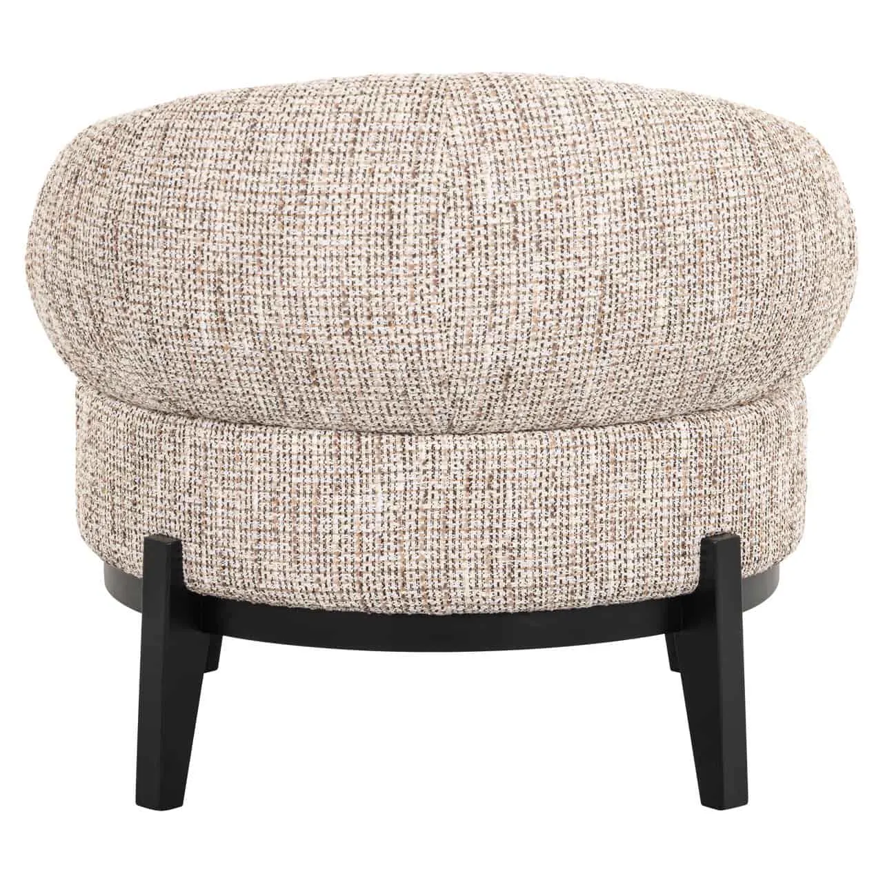 Lounge stoel Montana trendy nature op een witte achtergrond, met een close-up van de geweven stof en zwarte poten - Richmond Interiors