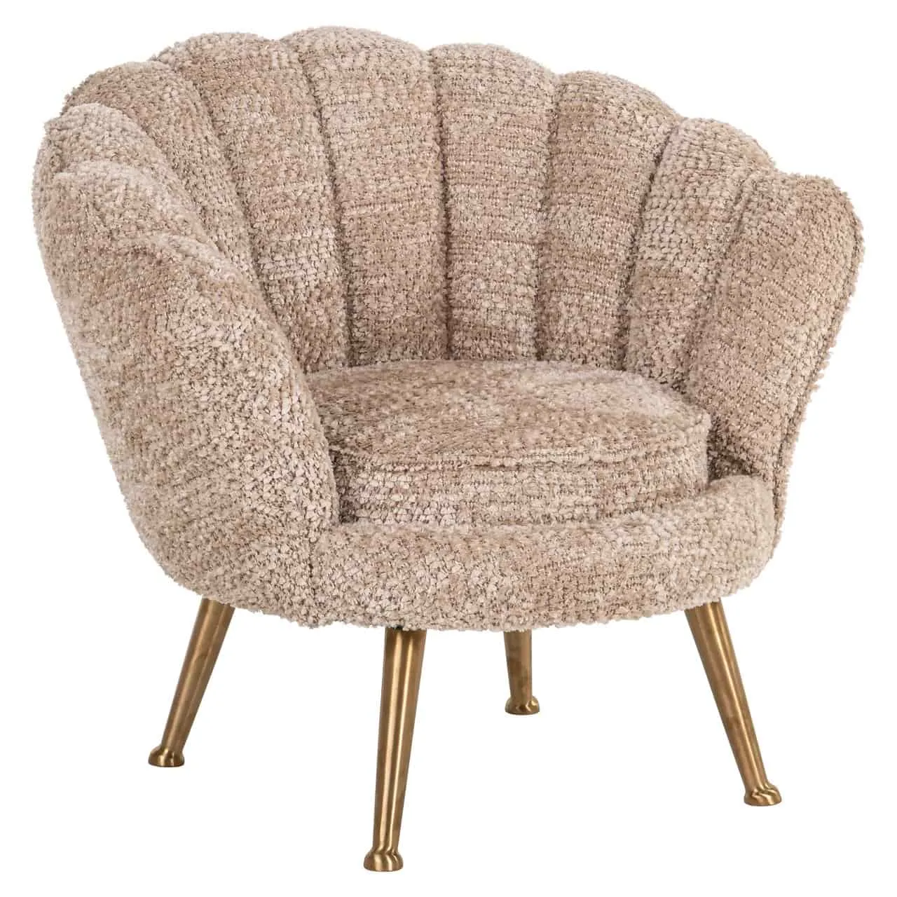 Lounge Sessel Charly lovely beige kids auf weißem Hintergrund, schräg von vorne fotografiert - Richmond Interiors
