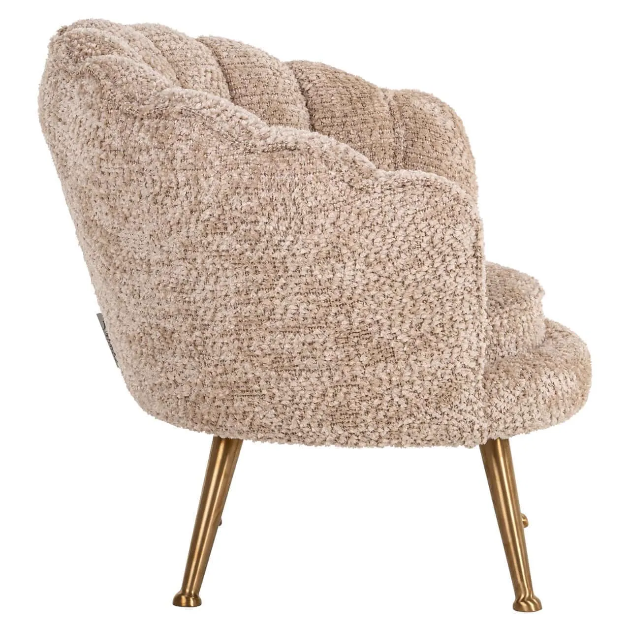 Lounge Sessel Charly lovely beige kids auf weißem Hintergrund, schräg von hinten fotografiert - Richmond Interiors