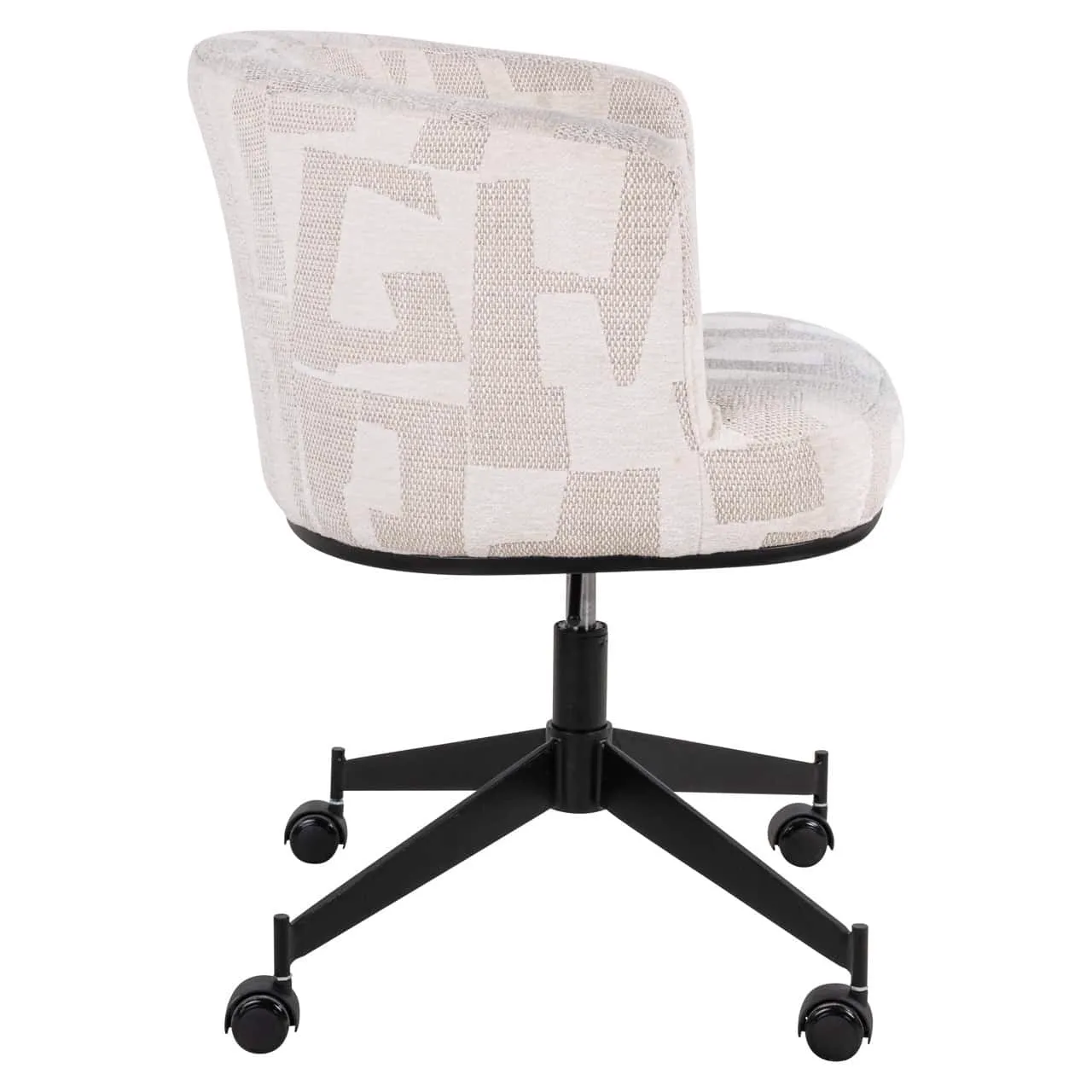Eetkamerstoel Rochenne beige graffic swivel on wheels op witte achtergrond, schuin van achteren gefotografeerd - Richmond Interiors
