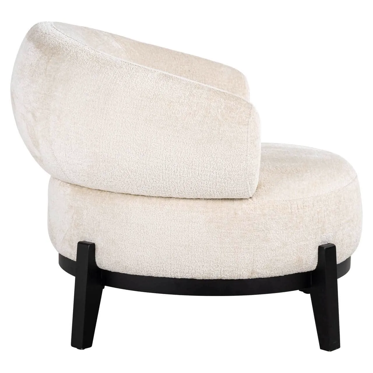 Lounge stoel Montana customized fire retardant met een crèmekleurige bouclé stof en zwarte poten op een witte achtergrond - Richmond Interiors