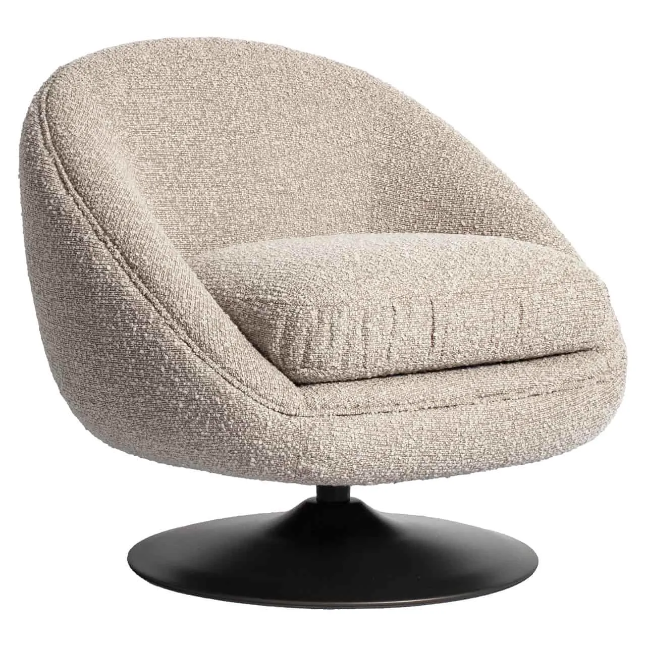 Lounge Sessel Nodo natural chunky swivel auf weißem Hintergrund, aus schräger Perspektive fotografiert - Richmond Interiors