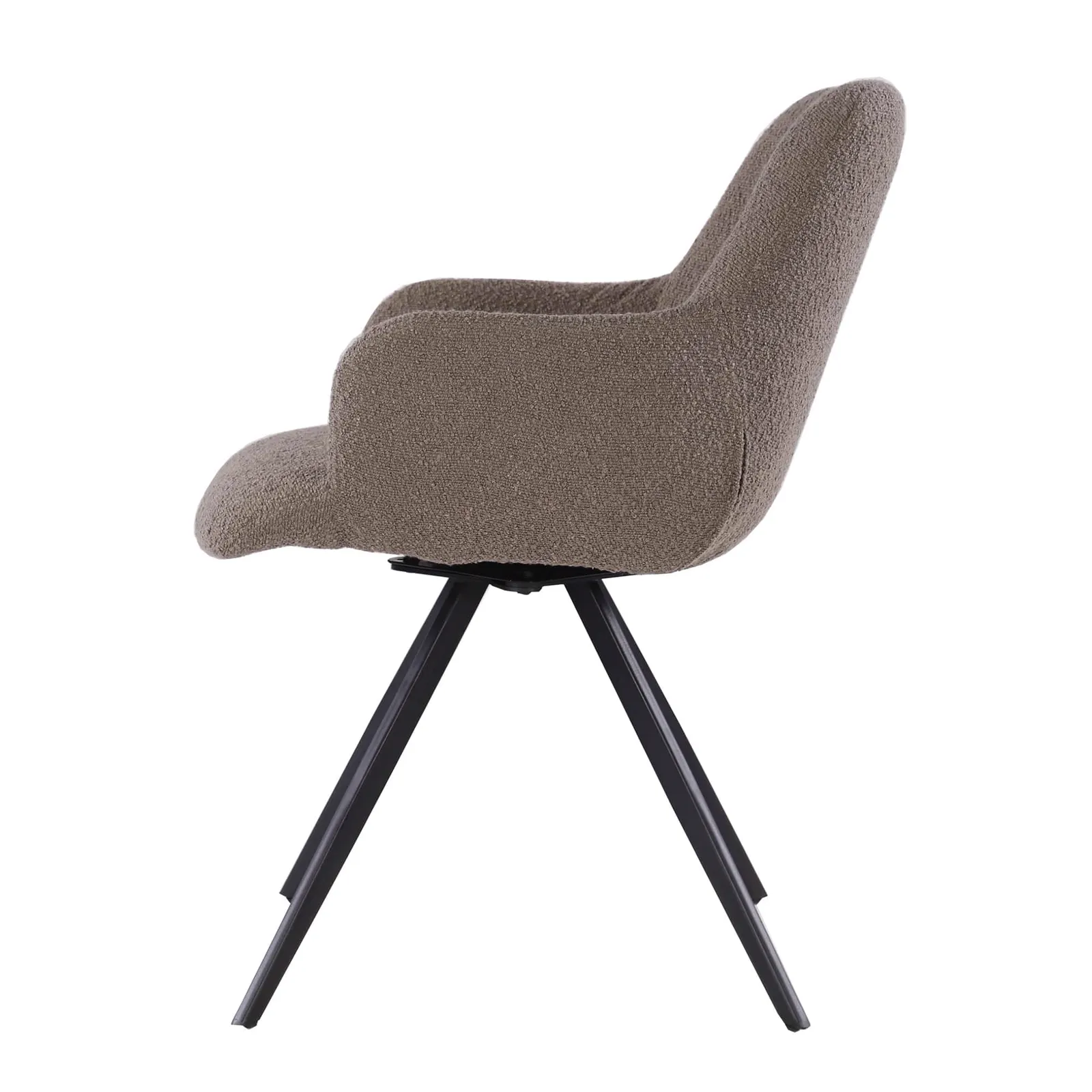 Doreen Boucle Brown Stuhl in einem Studio, schräg von der Seite auf weißem Hintergrund fotografiert - Livingfurn
