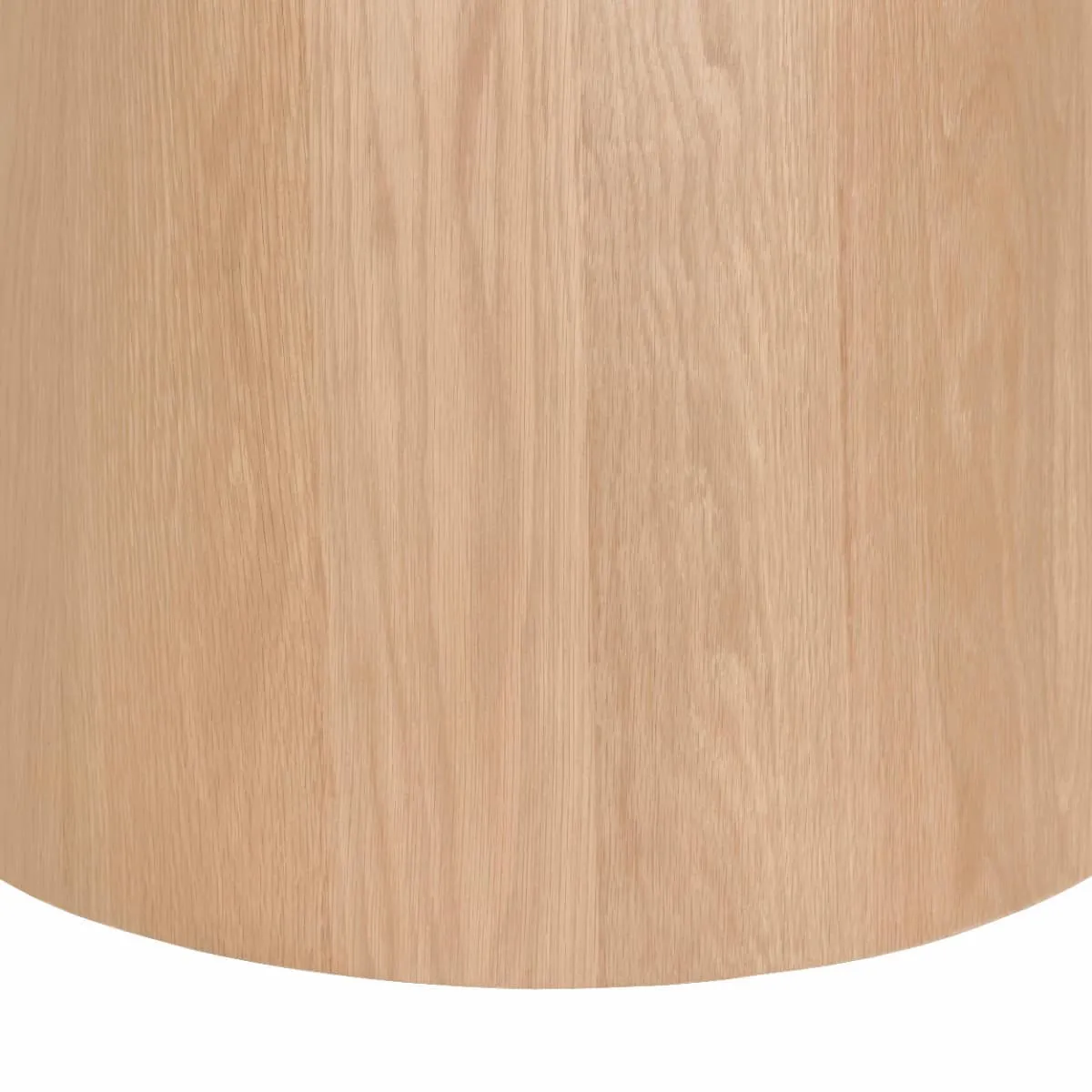 Detail der hellen Holztischplatte des Esstisch Novero 130cm, mit einer abgerundeten Unterkante - Livingfurn