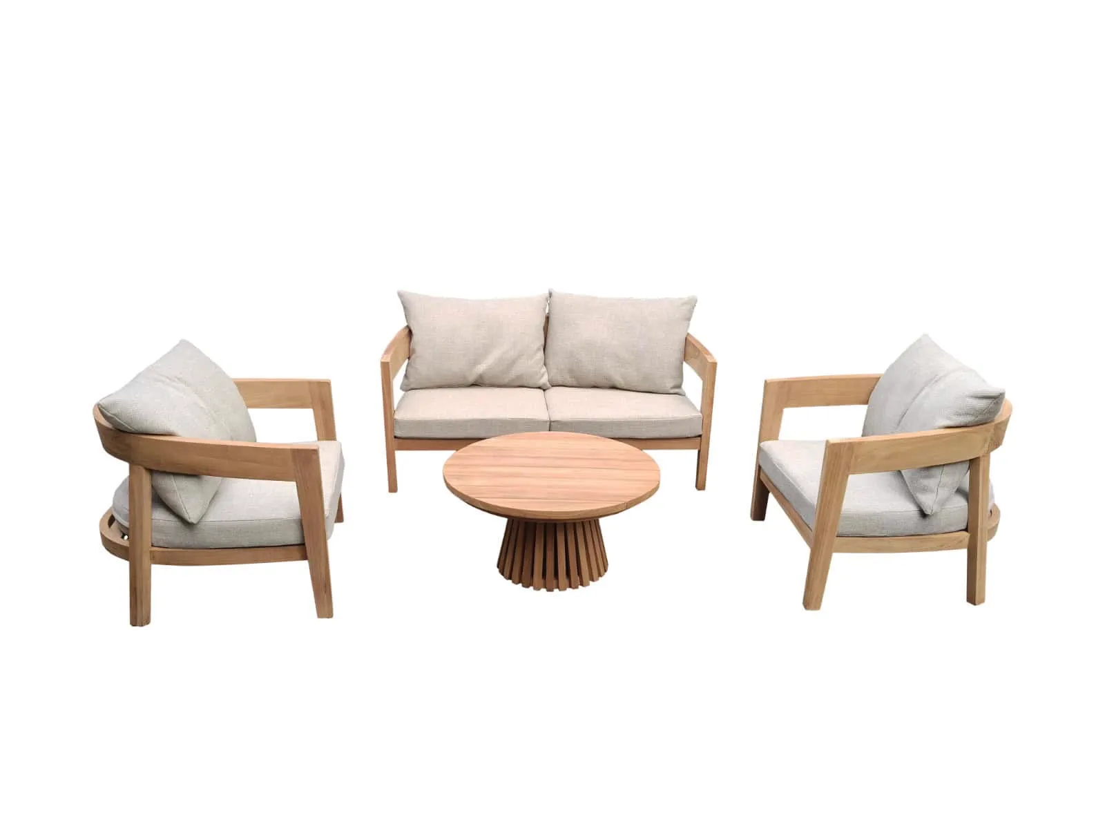Das Bilbao Gartenset, bestehend aus einem Zweisitzer-Sofa, zwei Sesseln und einem runden Couchtisch auf weißem Hintergrund - Livingfurn
