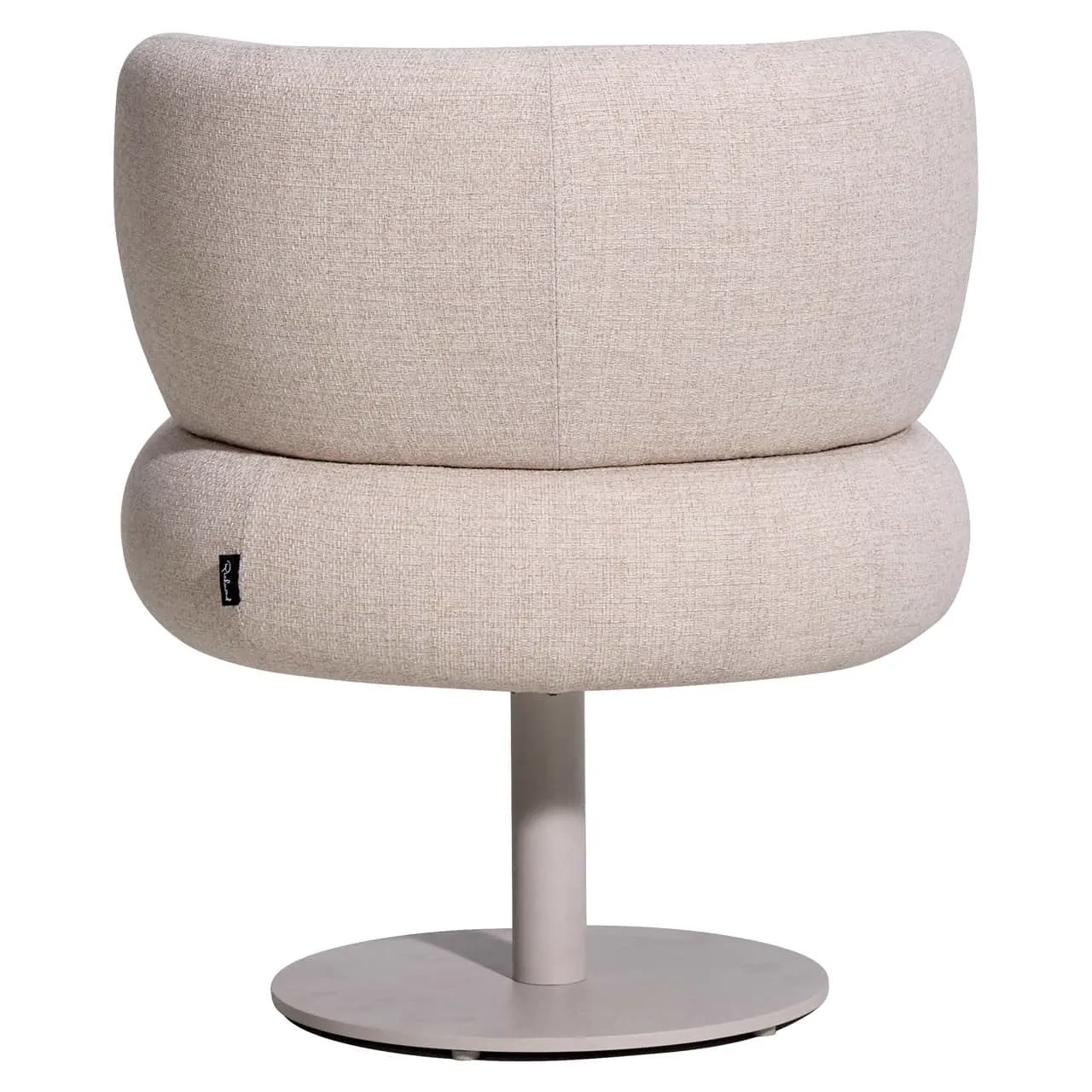 Outdoor Esstisch-Stuhl Mason beige alpine swivel auf weißem Hintergrund, von hinten gesehen mit Blick auf Sitz und Rückenlehne - Richmond Interiors