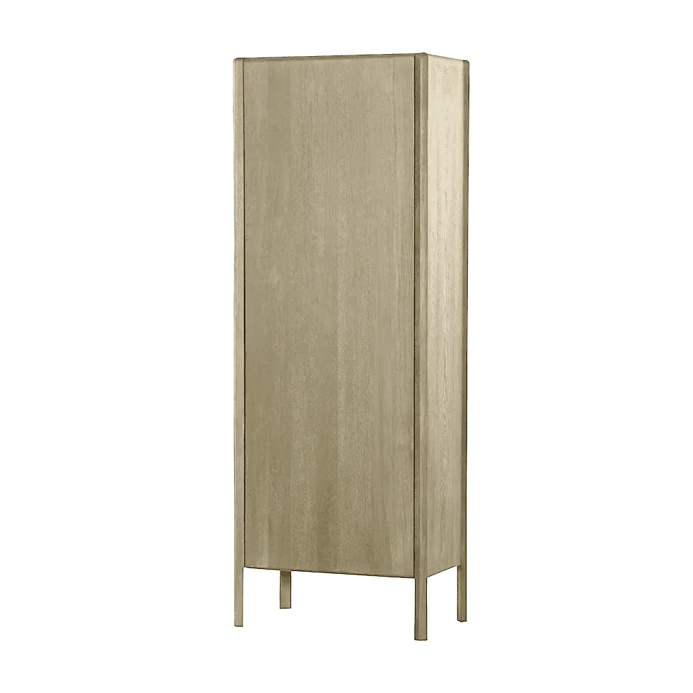 Amalfi Schrank Weiß gewaschen 70 cm, stehend auf weißem Hintergrund, aus leicht schrägem Winkel fotografiert - Tower Living