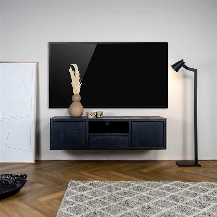Tenna TV-Möbel 150 cm in einem modernen Wohnzimmer mit Holzfußboden und Teppich - Tower Living