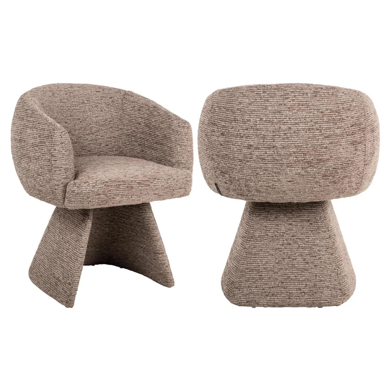 Zwei Esszimmerstühle Quiriro Mocca Linear Swivel auf weißem Hintergrund, aus niedriger Perspektive - Richmond Interiors