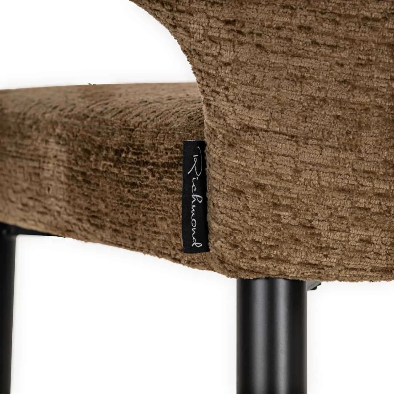 Detail des Barhocker Taylor Brandy Fusion Fire Retardant, mit dem Richmond Interiors Etikett an der Seite