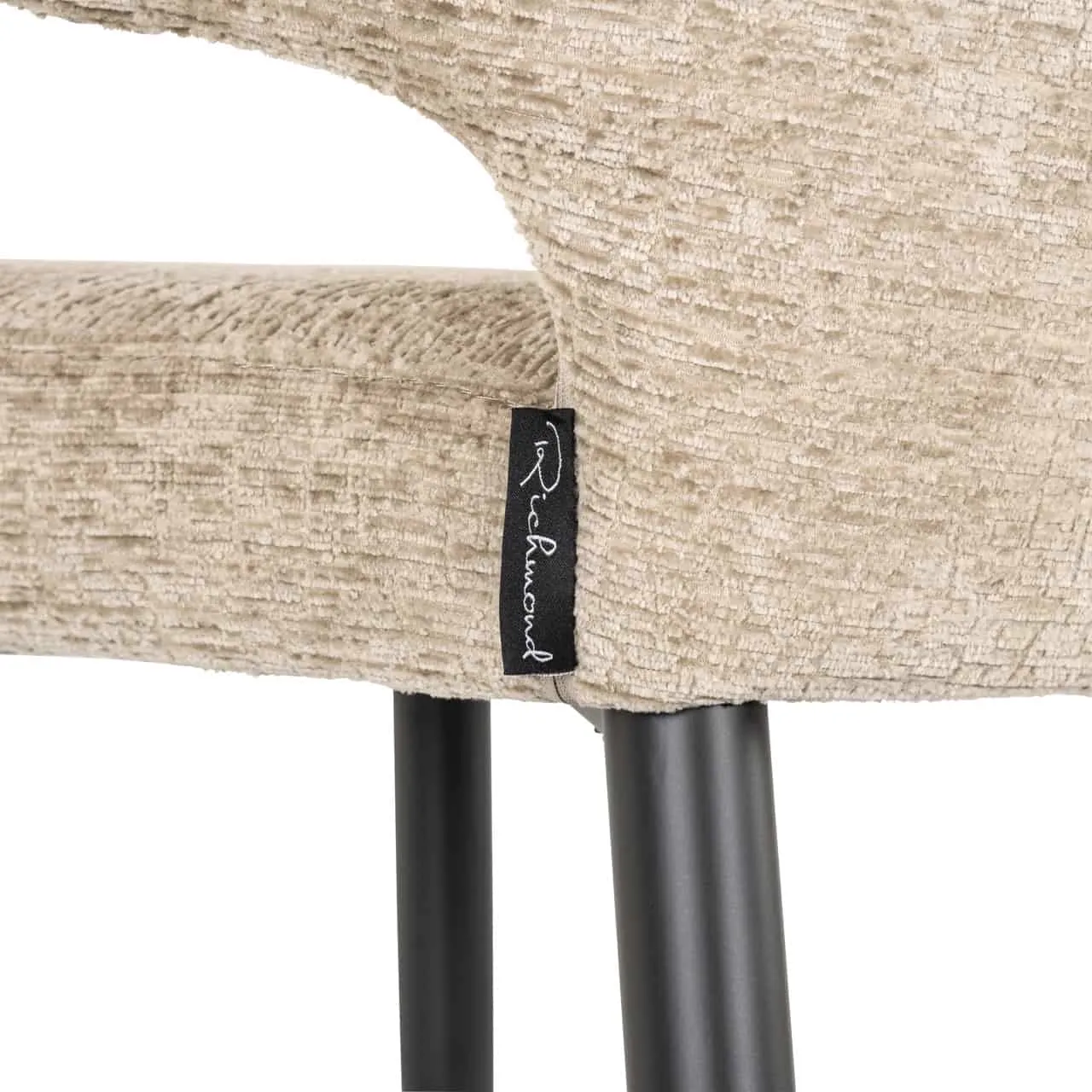 Detail des Barhocker Taylor Desert Fusion Fire Retardant mit sichtbarem Richmond Interiors Etikett
