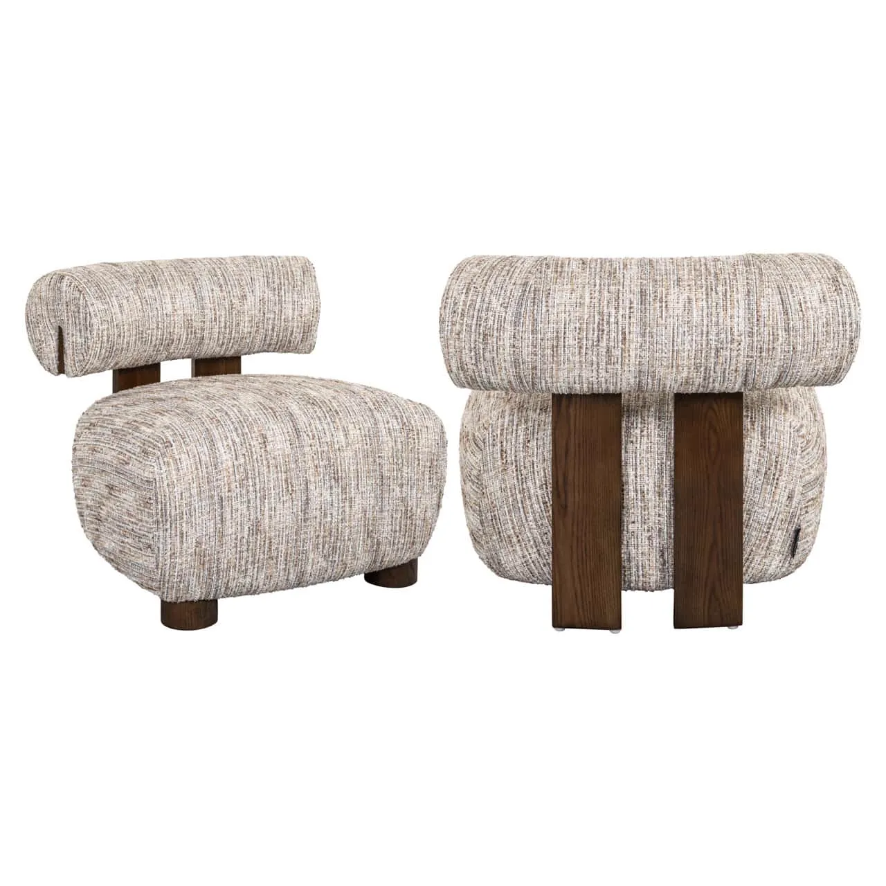 Twee lounge stoelen Arabella greige coco op een witte achtergrond, met de rugleuning en zitting bekleed met een gestructureerde stof en houten poten - Richmond Interiors