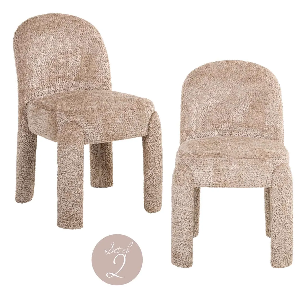 Zwei Essstühle Brandi lovely beige mit abgerundeten Rückenlehnen und dicken Beinen auf weißem Hintergrund - Richmond Interiors