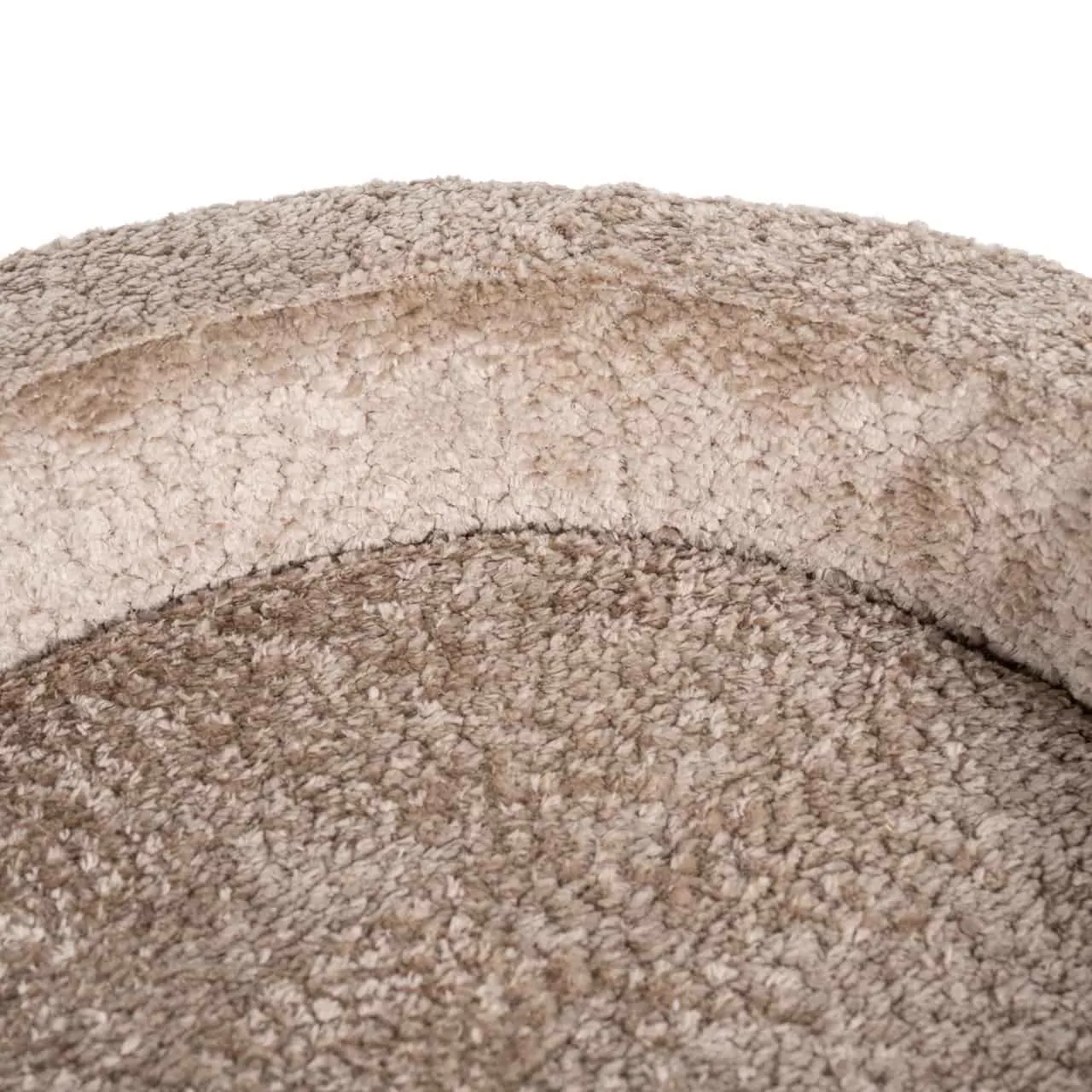 Detailaufnahme der weichen, flauschigen Textur des Hundebett Dolly Sheep Natur - Richmond Interiors