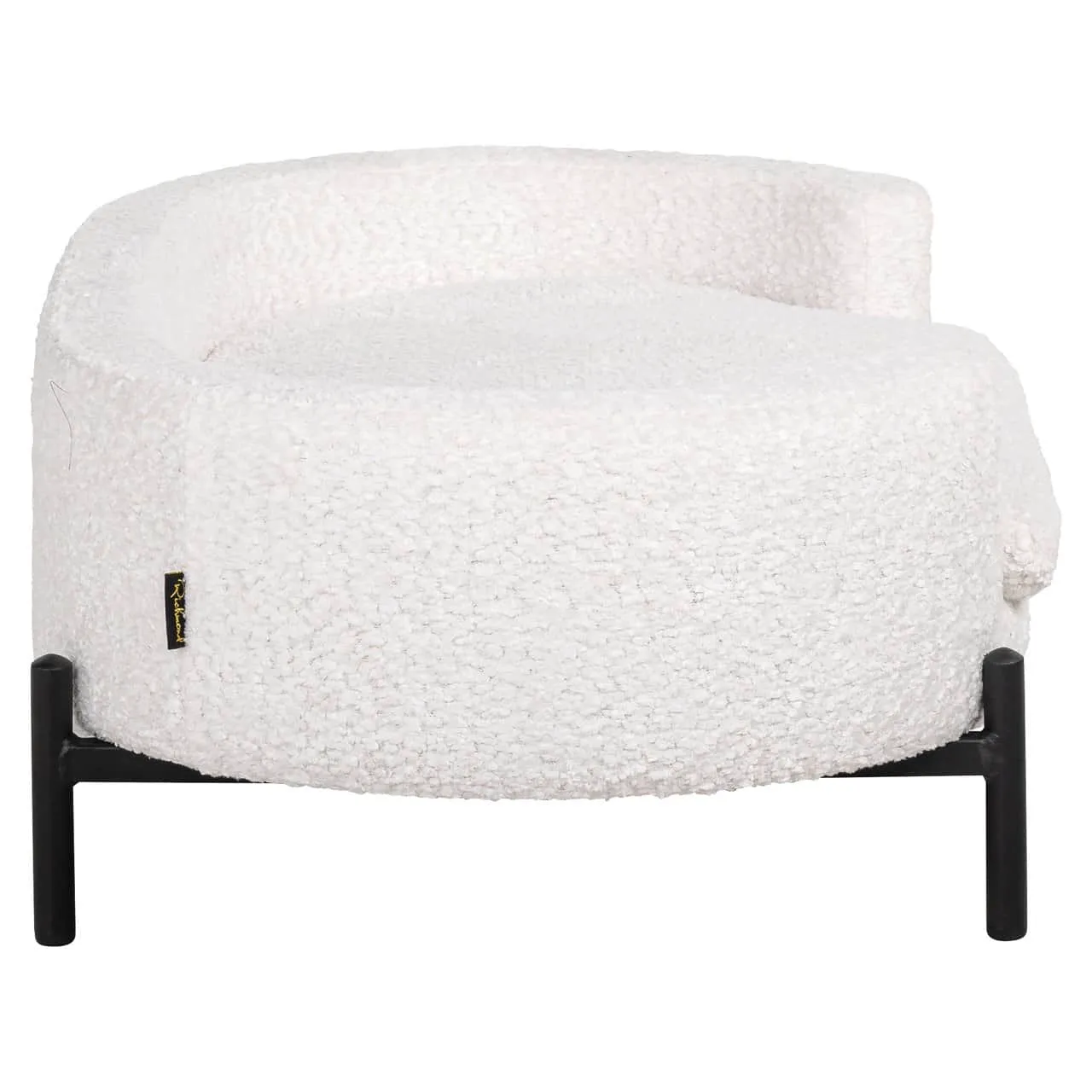 Hundebett Dolly sheep white auf weißem Hintergrund, mit einem Etikett an der Seite und schwarzen Beinen - Richmond Interiors