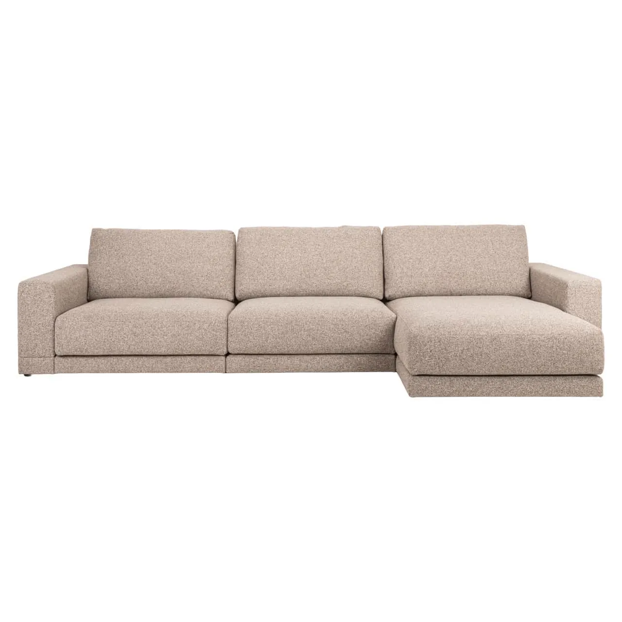 Sofa Trentino cayenne brown 3,5-Sitzer + Lounge, von vorne fotografiert auf weißem Hintergrund - Richmond Interiors