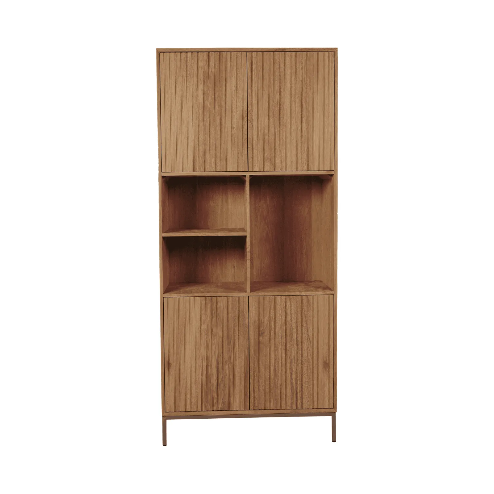 TV-Kommode Madison Natur, ein hoher Holzschrank mit zwei geschlossenen Türen oben, zwei offenen Fächern und einem offenen Regal in der Mitte und zwei geschlossenen Türen unten, auf weißem Hintergrund stehend - Starfurn