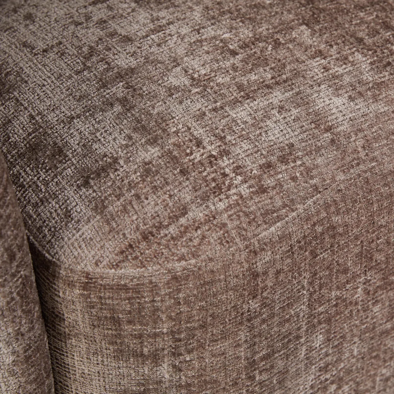 Nahaufnahme des Drehbarer Sessel Yara Clay, mit Fokus auf die Stofftextur - Starfurn