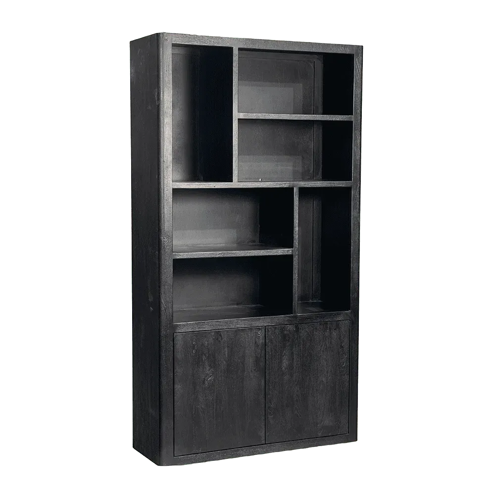 Schwarzes Tenna Bücherregal 120 cm mit offenen Fächern und zwei geschlossenen Türen auf weißem Hintergrund - Tower Living