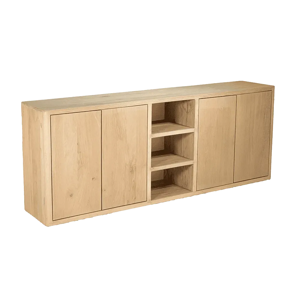 Das Tenna Sideboard Natur 220 cm, ein Holz-Sideboard mit offenen Fächern und Türen, in einer Studio-Aufnahme - Tower Living