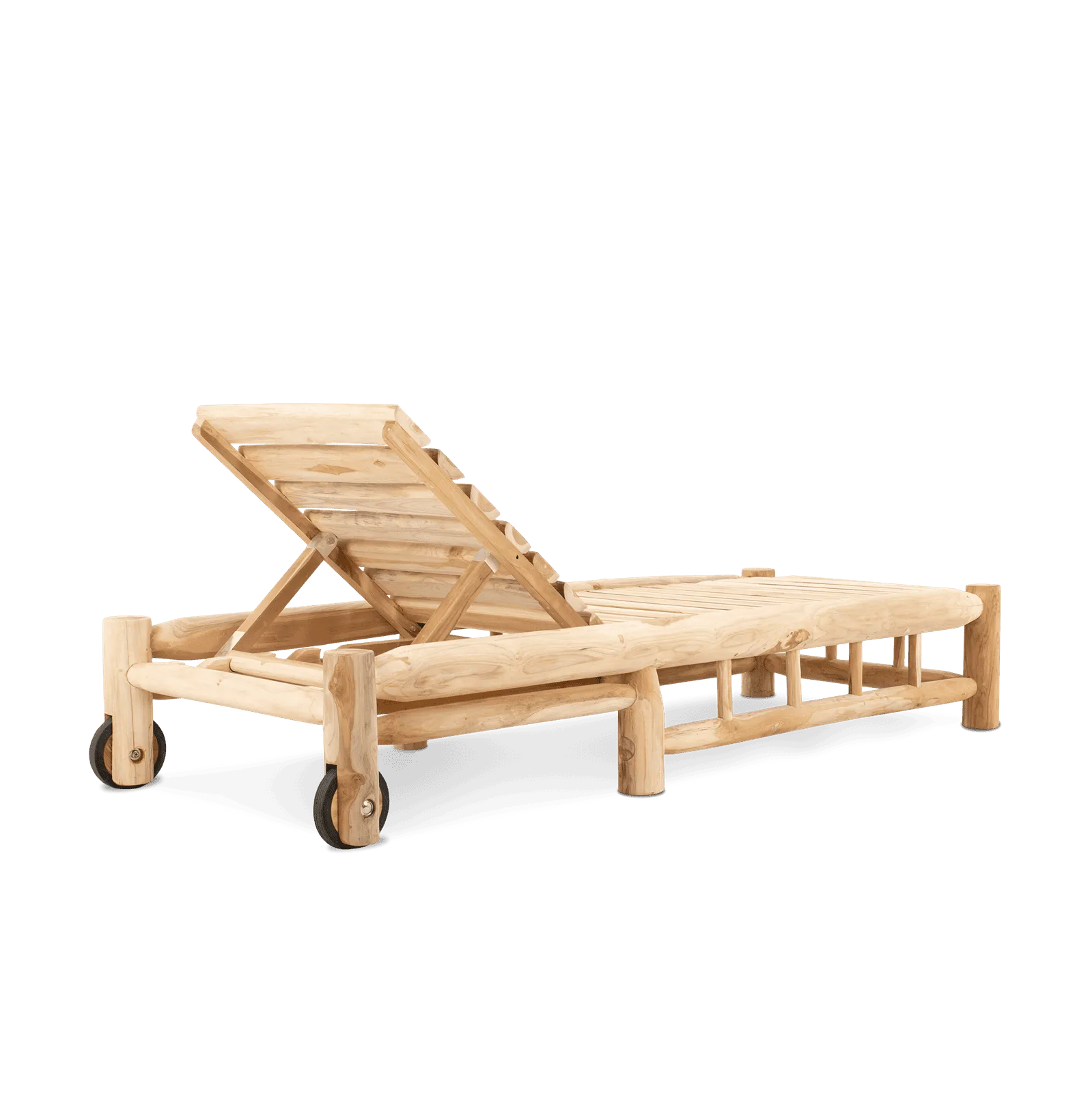 Relaxliege mit Rollen Barney Teak in einer Studio-Umgebung, schräg von der Seite fotografiert - Benoa
