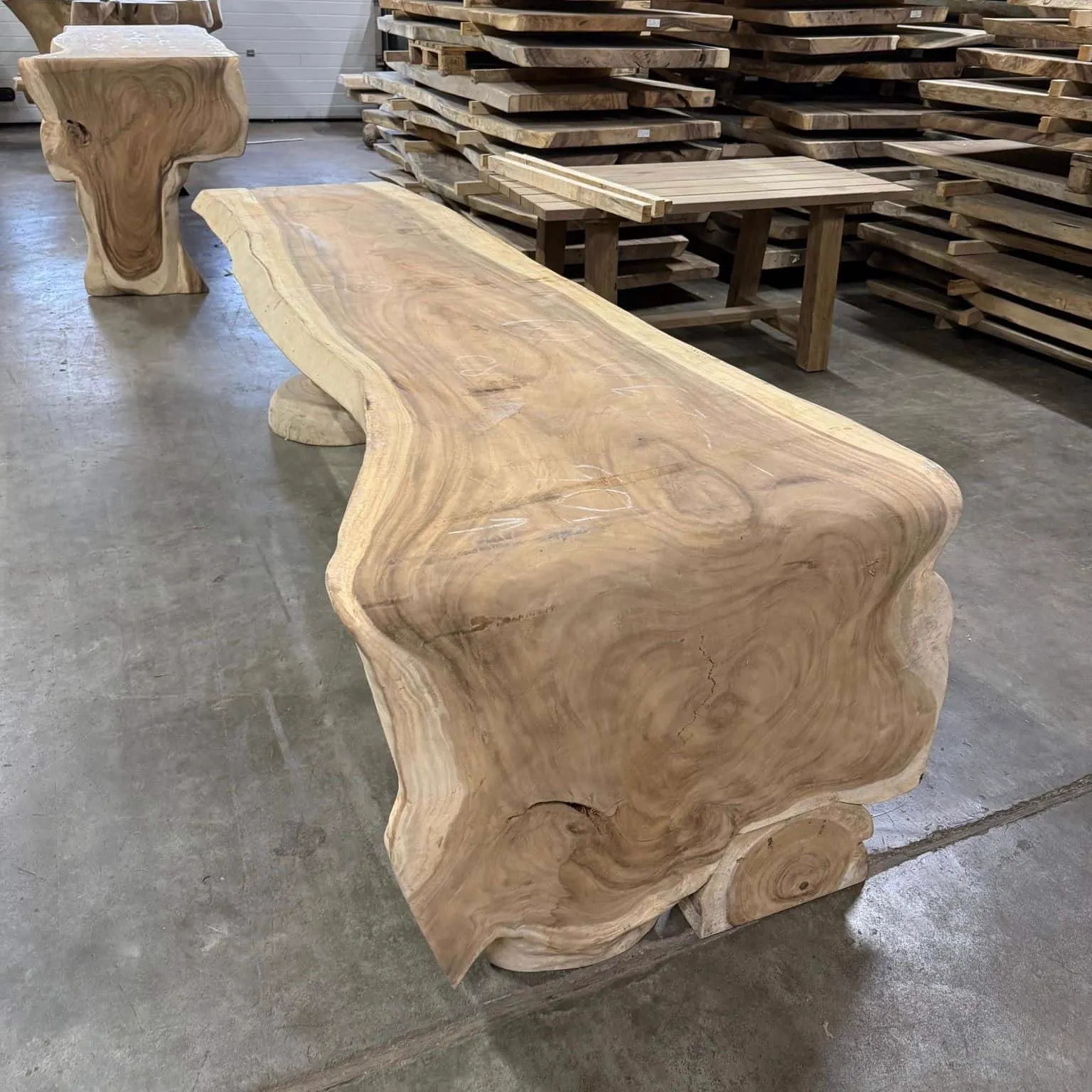 Waterfall Tree Trunk Table Suar 290 cm - World of Brosi