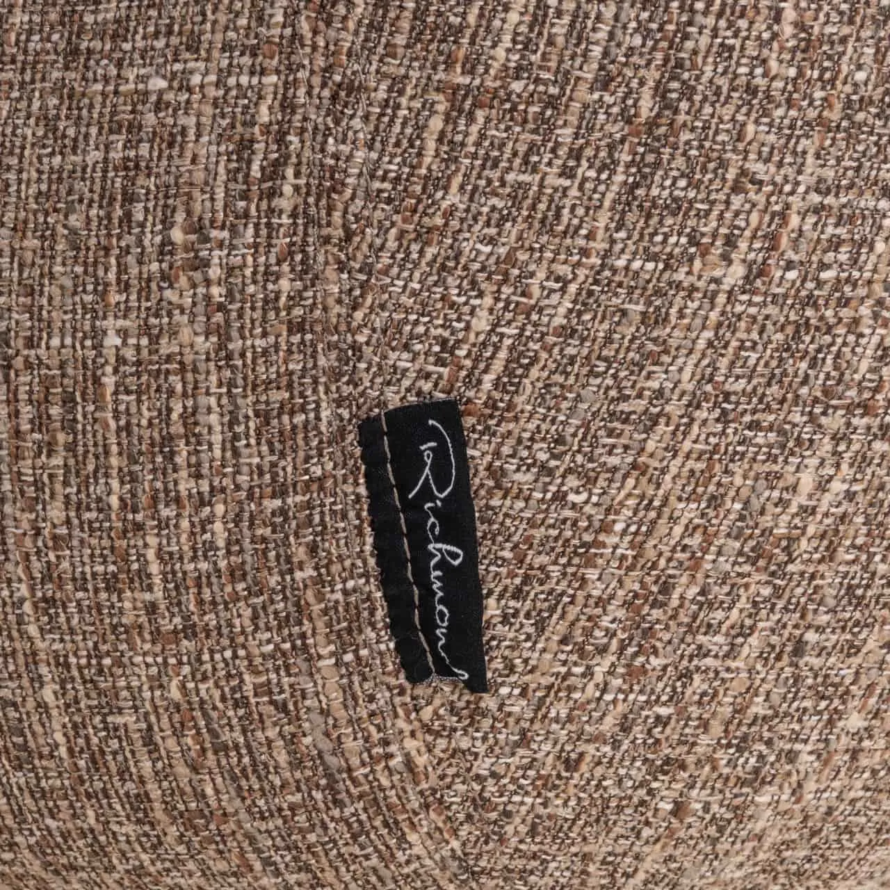 Nahaufnahme des braunen Tweedgewebes vom Esszimmerstuhl Aldo brown tweed Drehstuhl mit Markenetikett - Richmond Interiors