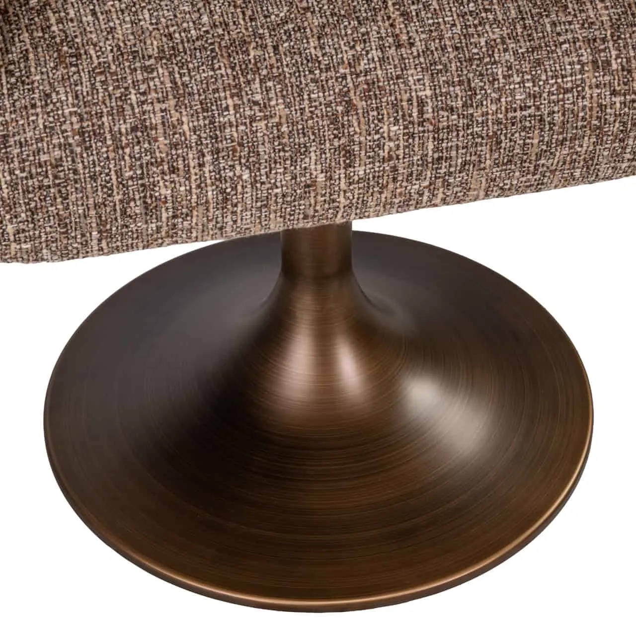 Detail des Esszimmerstuhl Aldo brown tweed Drehstuhl mit Nahaufnahme des braunen Stoffs und des bronzefarbenen Drehfußes - Richmond Interiors