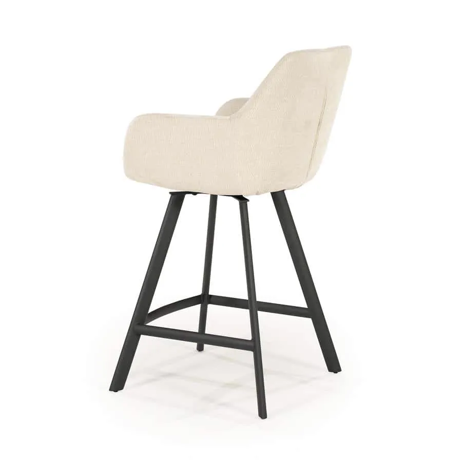 Barhocker Bliss mit Armlehne in Beige, schräg von hinten auf weißem Hintergrund fotografiert - By-Boo