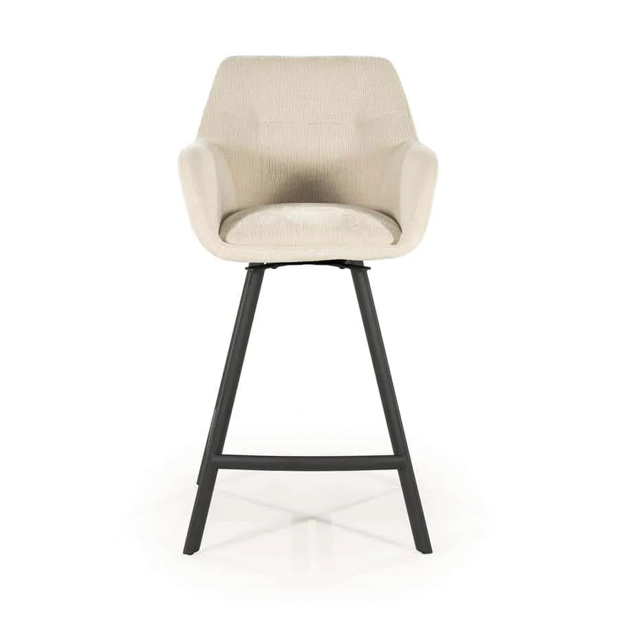 Barhocker Bliss mit Armlehne in Beige, von vorne auf weißem Hintergrund fotografiert - By-Boo