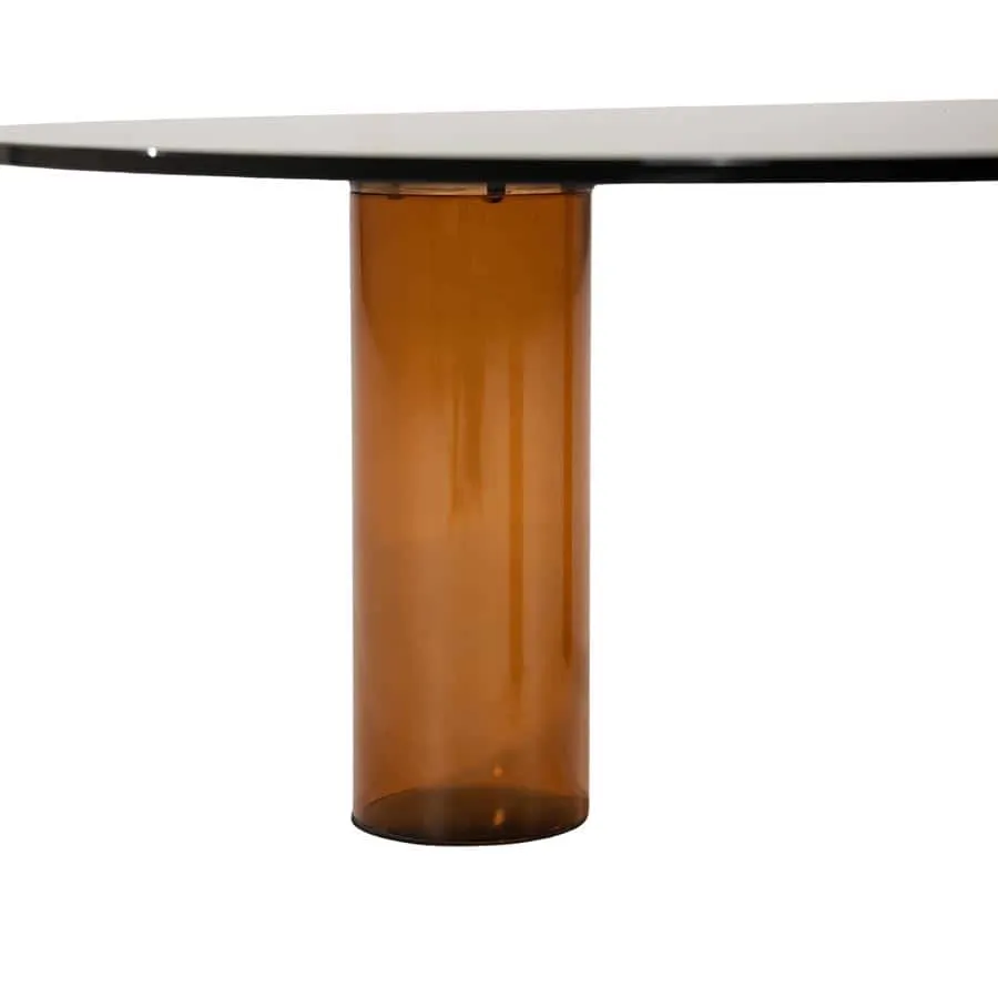 Detailansicht des Couchtisch Aero Glas & Resin Braun mit dem braunen zylindrischen Bein und der Glasplatte - By-Boo