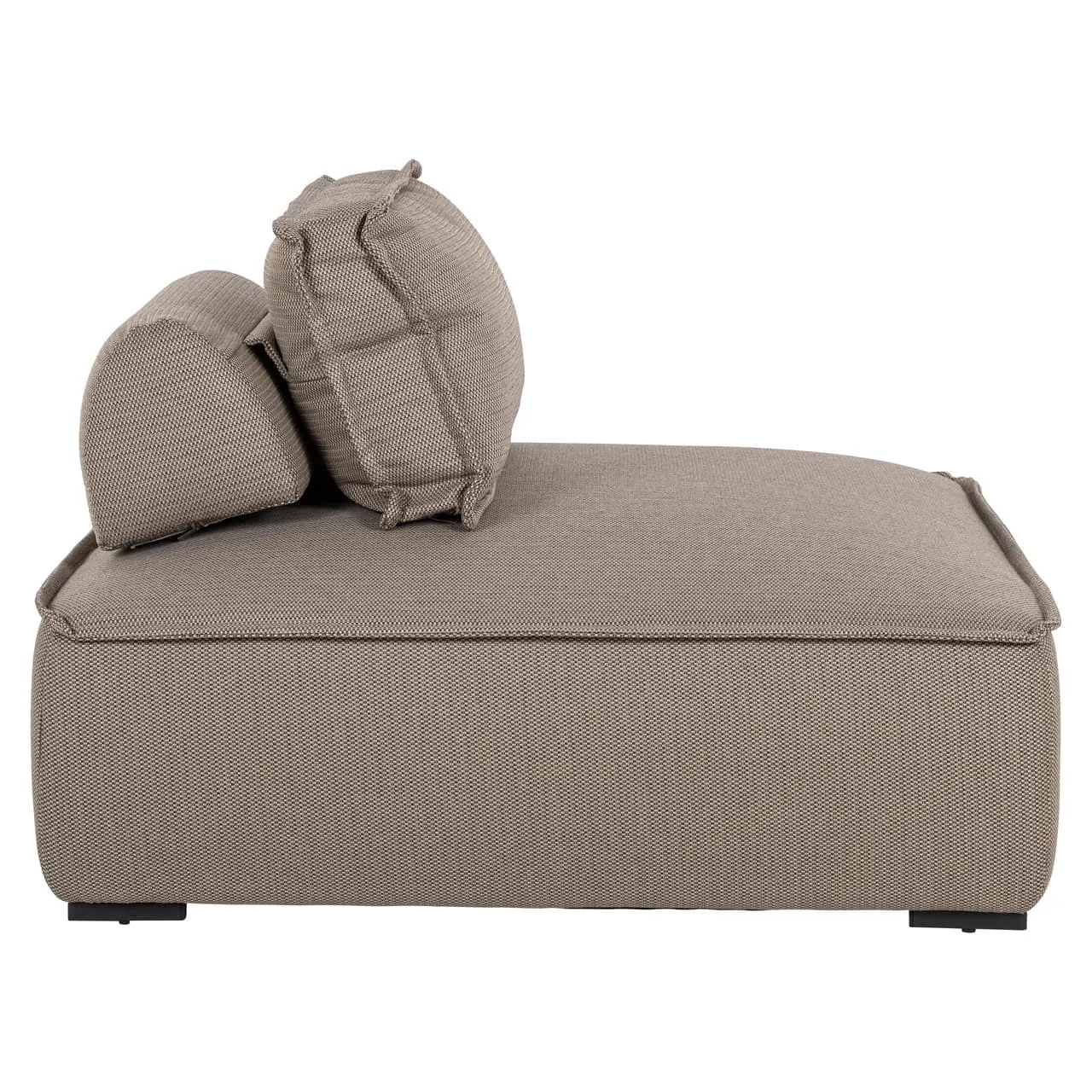 Loungesessel Jondal taupe in Nahaufnahme, von der Seite auf weißem Hintergrund fotografiert - Richmond Interiors