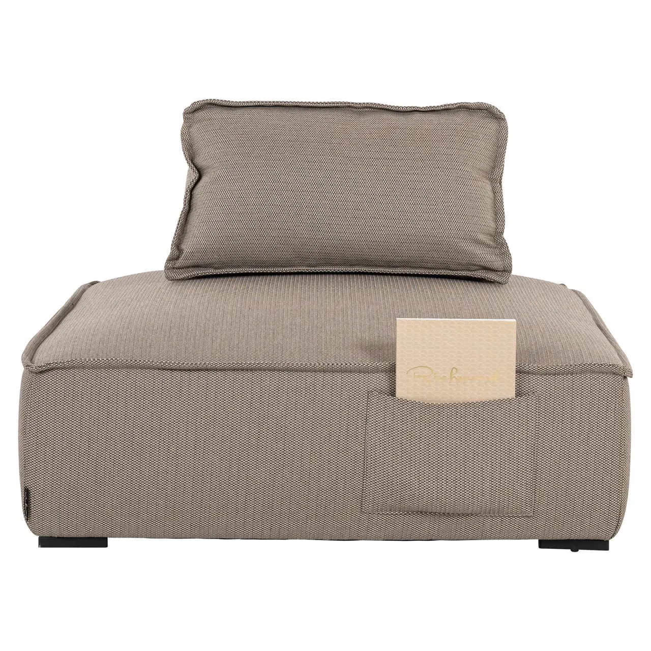 Loungesessel Jondal taupe mit einem Kissen und einem Buch in einer Seitentasche, auf weißem Hintergrund - Richmond Interiors