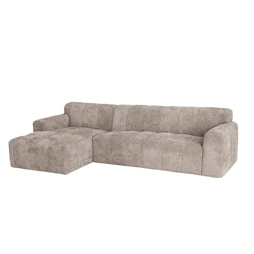 Das Austin 2 5-AR + Chaise L - Haga 30 beige Sofa, mit Chaiselongue auf der linken Seite, auf einfarbigem Hintergrund - Tower Living