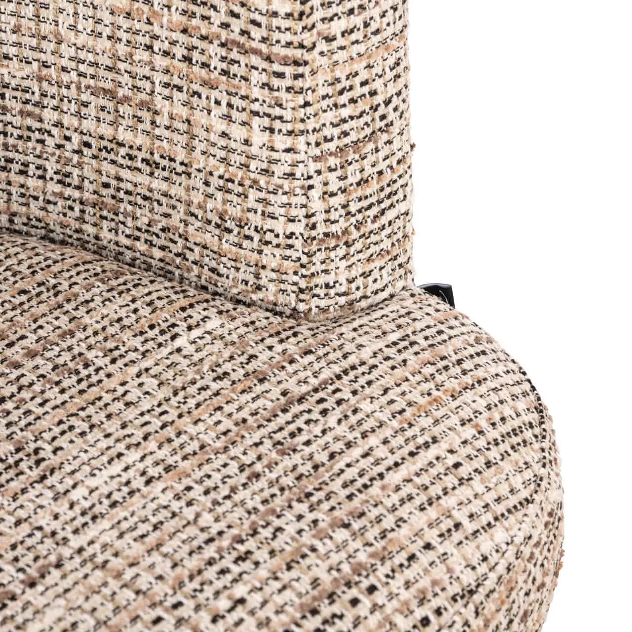 Detailaufnahme des Esszimmerstuhls Cheyenne trendy nature Drehsessel, mit Fokus auf die Stofftextur und die Naht - Richmond Interiors