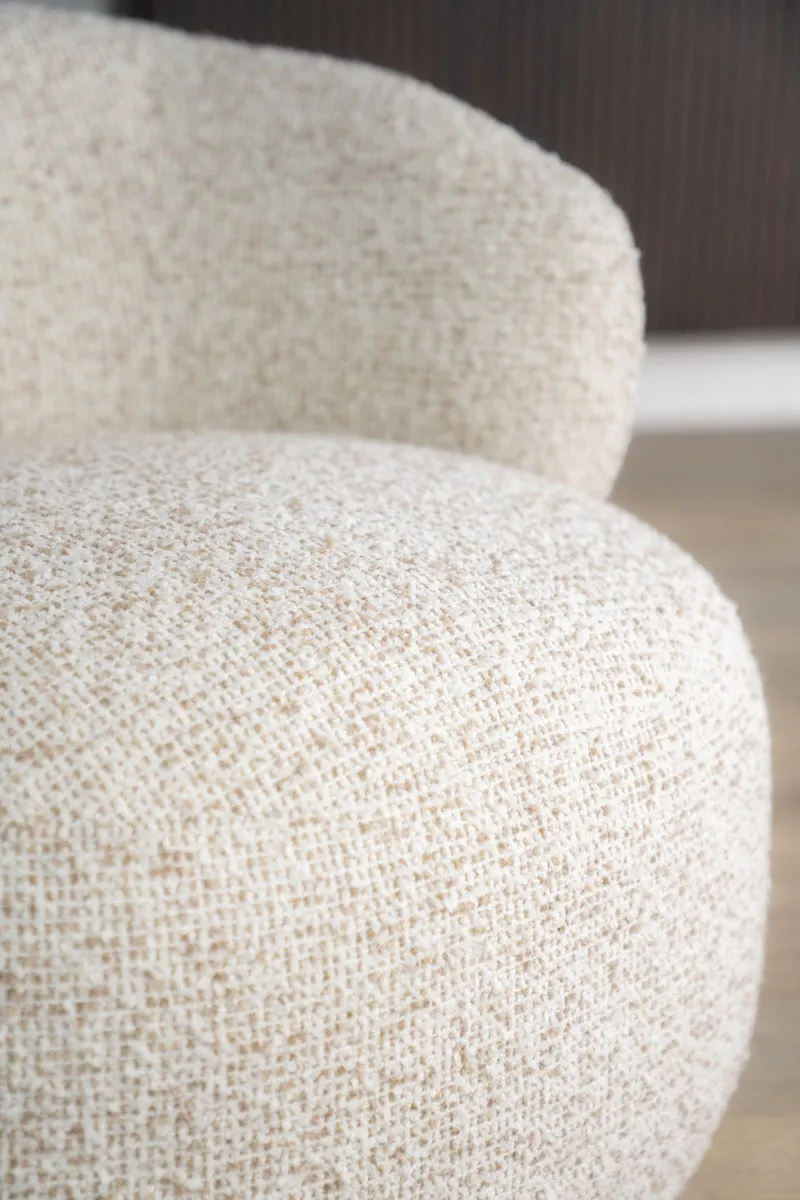 Detailaufnahme des beigen Maywood-Stoffes und der Textur des Sessels Maeve - Eleonora