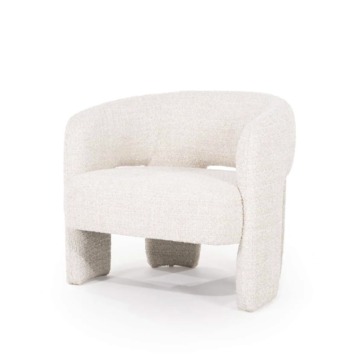 Sessel Hamilton - Beige Asti mit weichen, abgerundeten Konturen auf weißem Studiohintergrund - Eleonora
