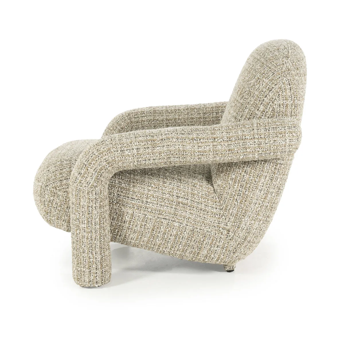 Sessel Monica - Taupe Asti, ein bequemer Sessel mit einzigartigem Design, auf weißem Hintergrund - Eleonora