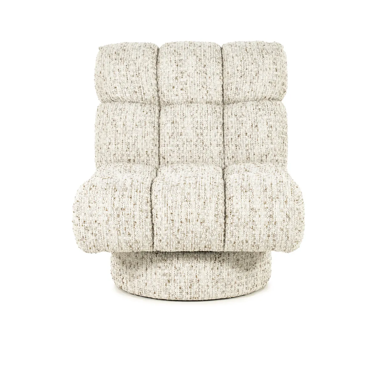Sessel Fenna - beige Vive auf weißem Hintergrund, mit einem markanten plüschigen, segmentierten Design - Eleonora