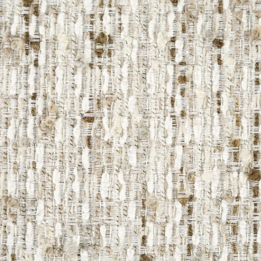 Detailaufnahme des beigefarbenen Vive-Stoffes des Sessels Norel, mit sichtbarer Textur und Webart - Eleonora
