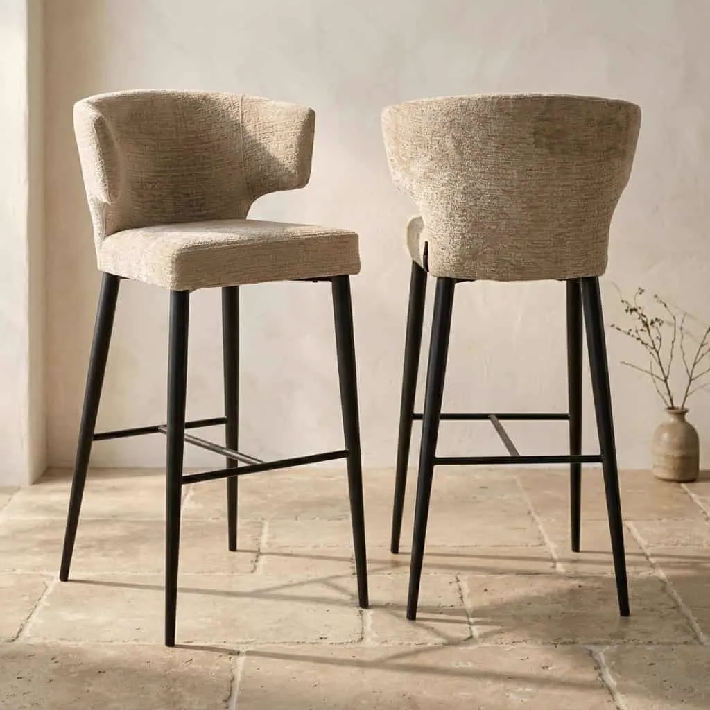Zwei Barhocker Taylor Desert Fusion Fire Retardant in einem hellen Studio mit Steinboden - Richmond Interiors