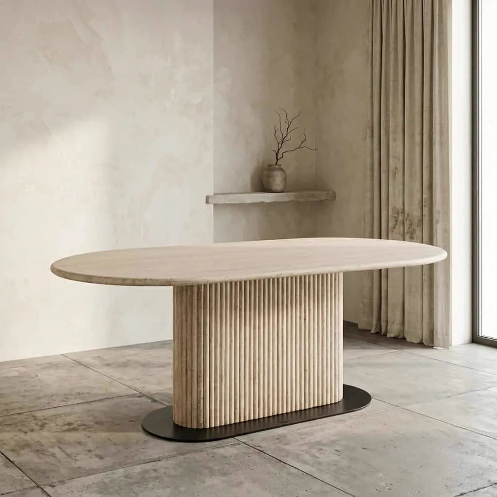 Esstisch La Cantera Beige 200 in einem minimalistischen Raum mit hellen Wänden und Vorhängen - Richmond Interiors