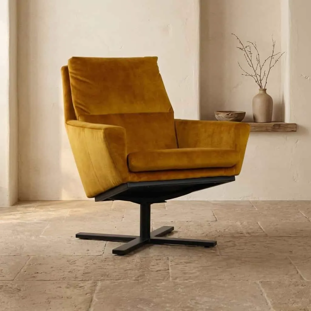 Armchair Donna