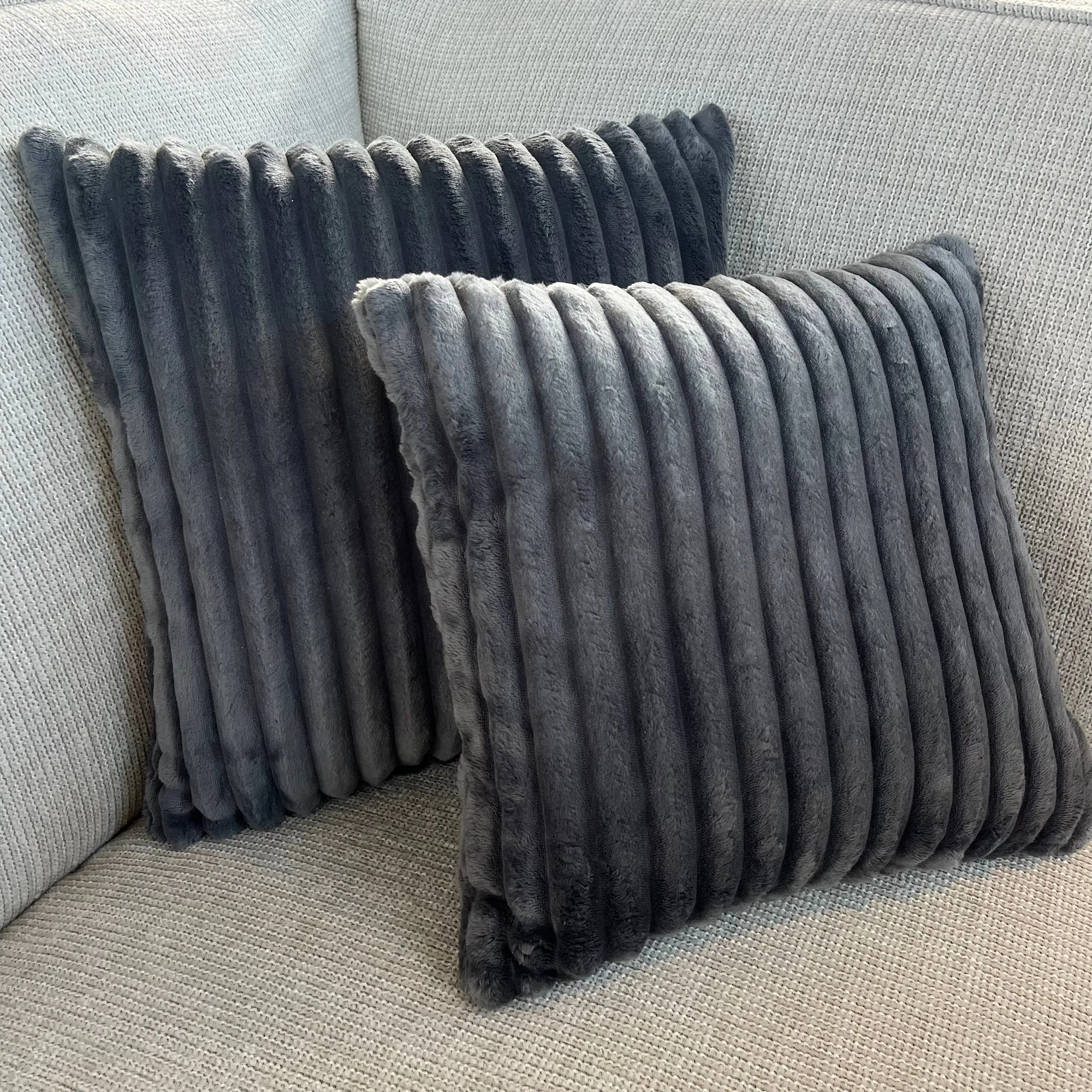MySofa Teddy Kissen Anthrazit 45 cm